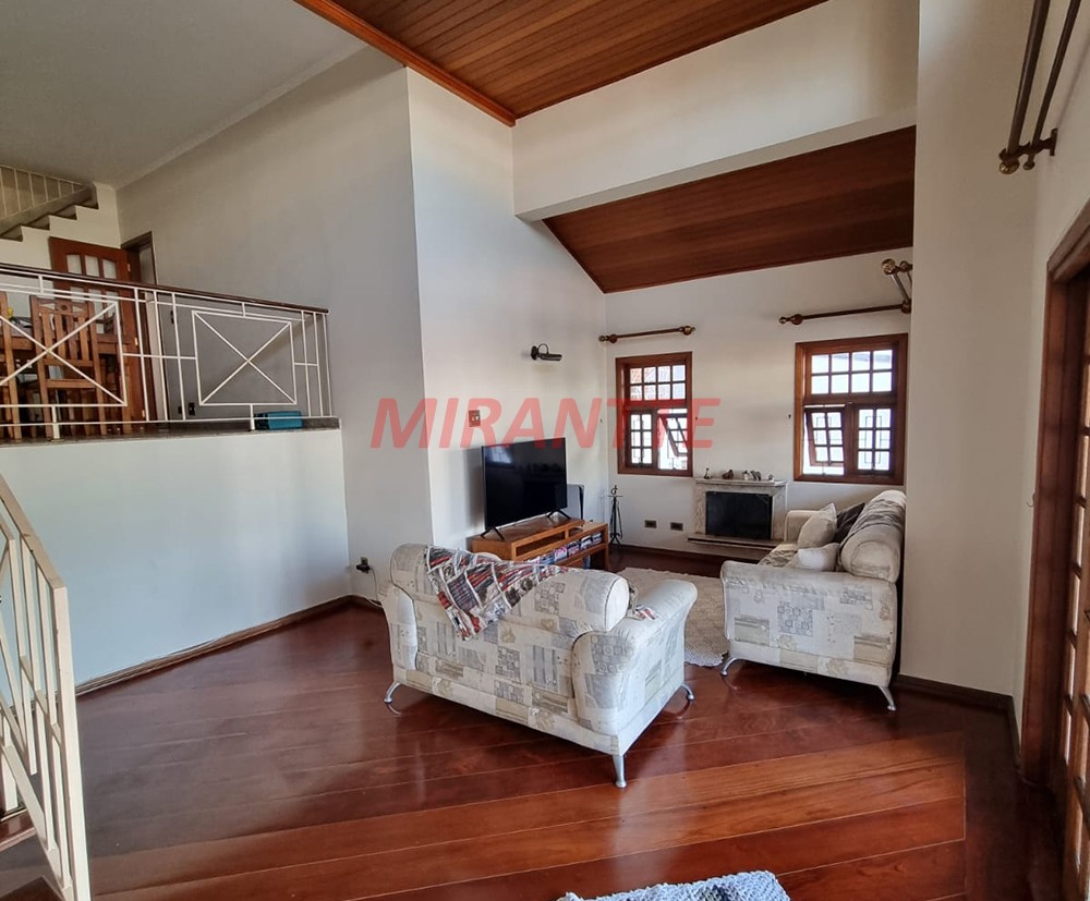 Sobrado de 276m² com 3 quartos em Mandaqui