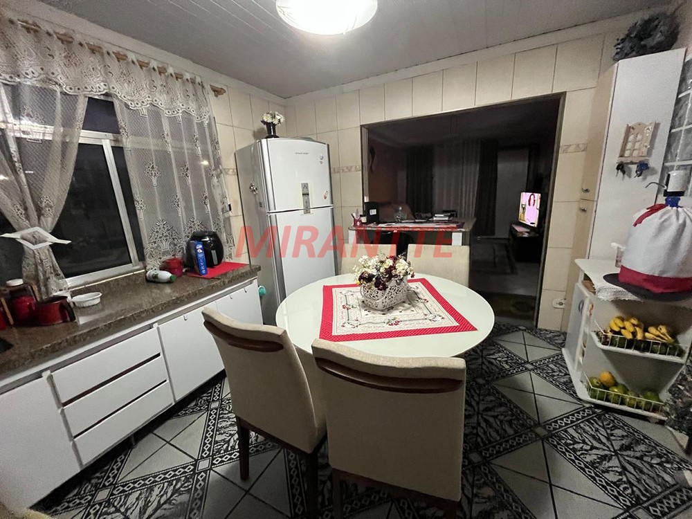 Sobrado de 290m² com 4 quartos em Vila Nova Cachoeirinha