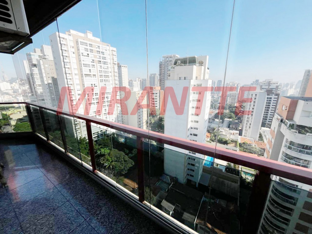 Cobertura de 340m² com 5 quartos em Perdizes