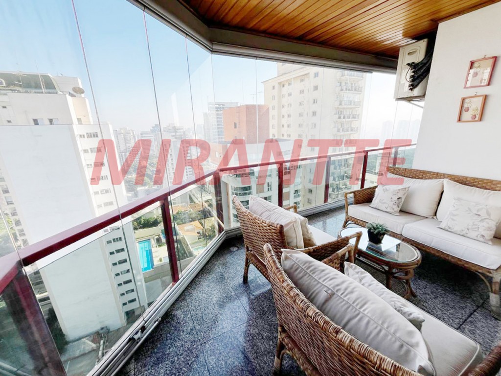 Cobertura de 340m² com 5 quartos em Perdizes