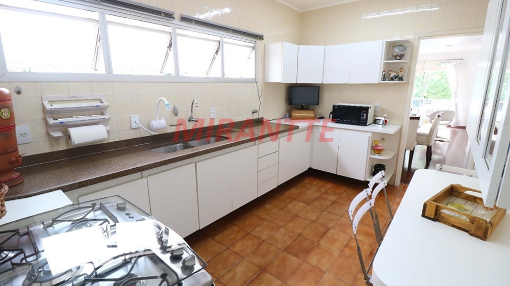 Apartamento de 182m² com 4 quartos em Santana