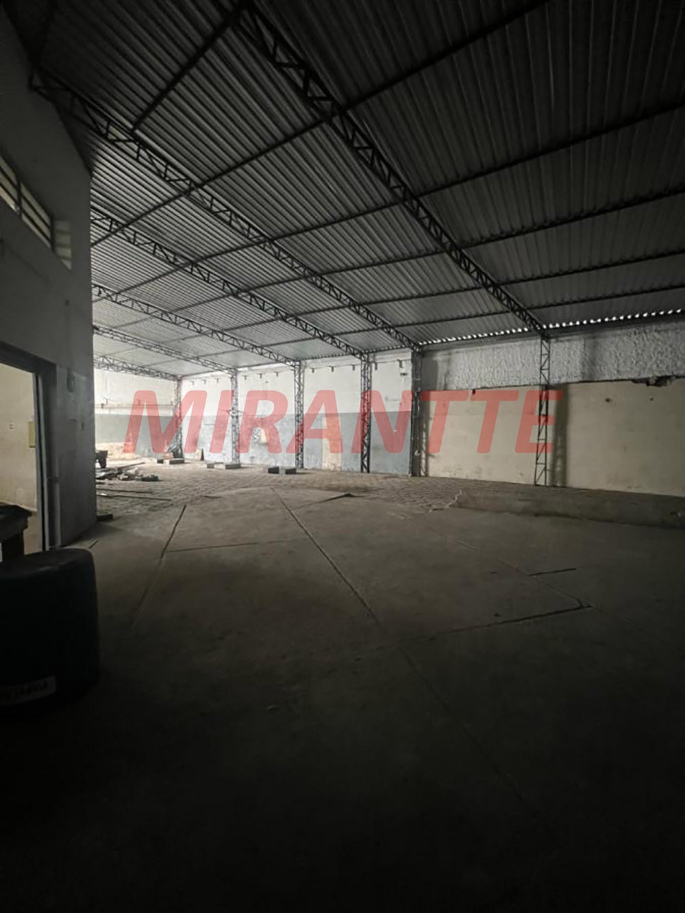 Galpao de 916m² em Brás
