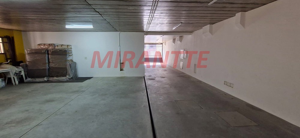 Cond. fechado de 325m² com 3 quartos em Santa Terezinha