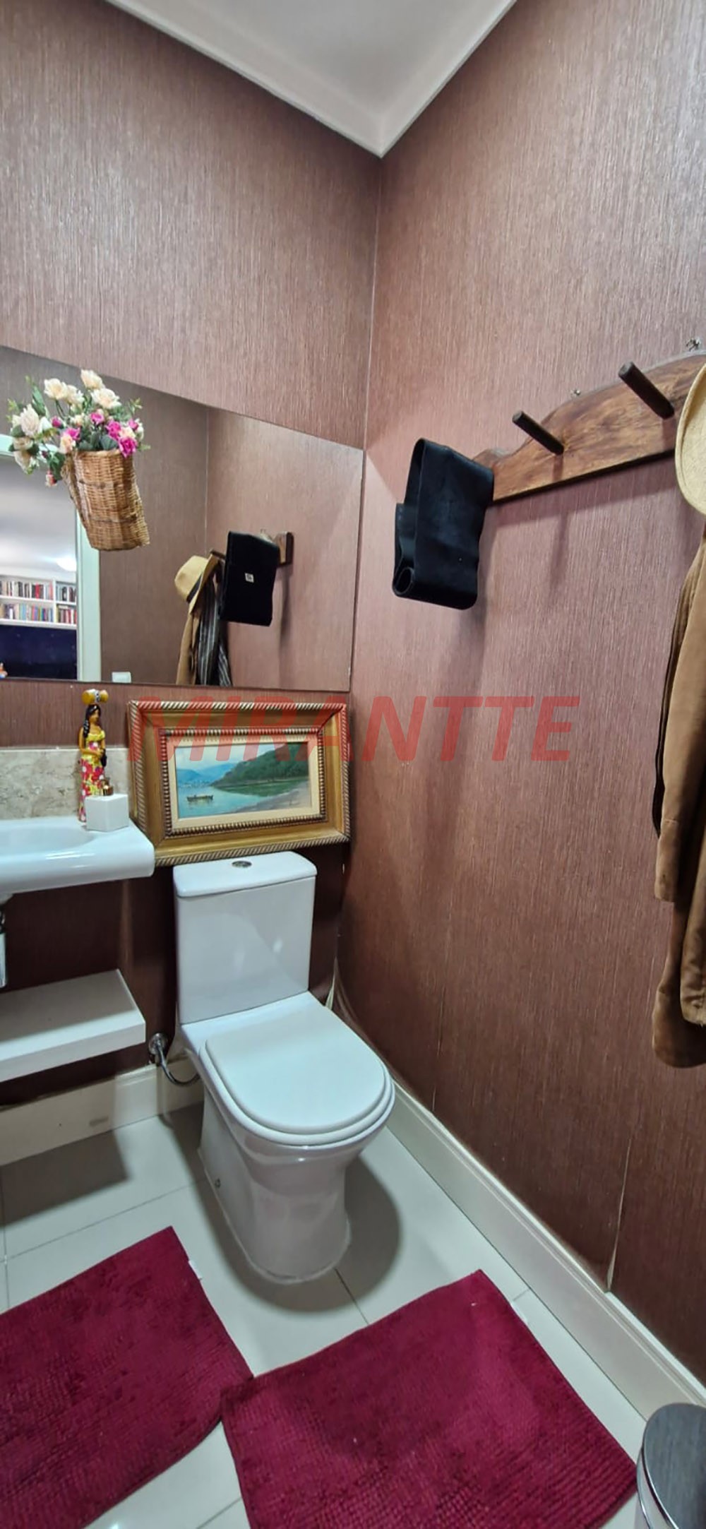 Cond. fechado de 325m² com 3 quartos em Santa Terezinha