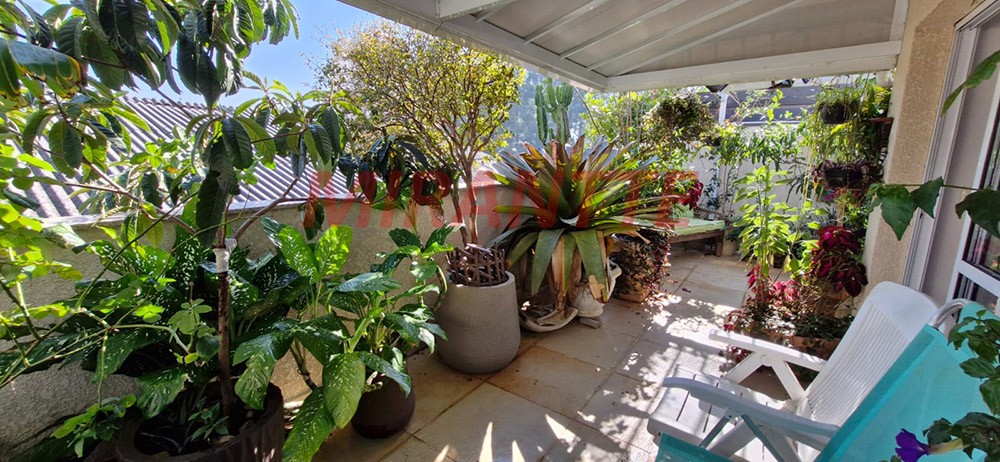 Cond. fechado de 325m² com 3 quartos em Santa Terezinha