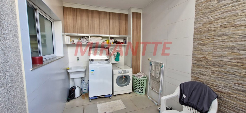 Cond. fechado de 325m² com 3 quartos em Santa Terezinha