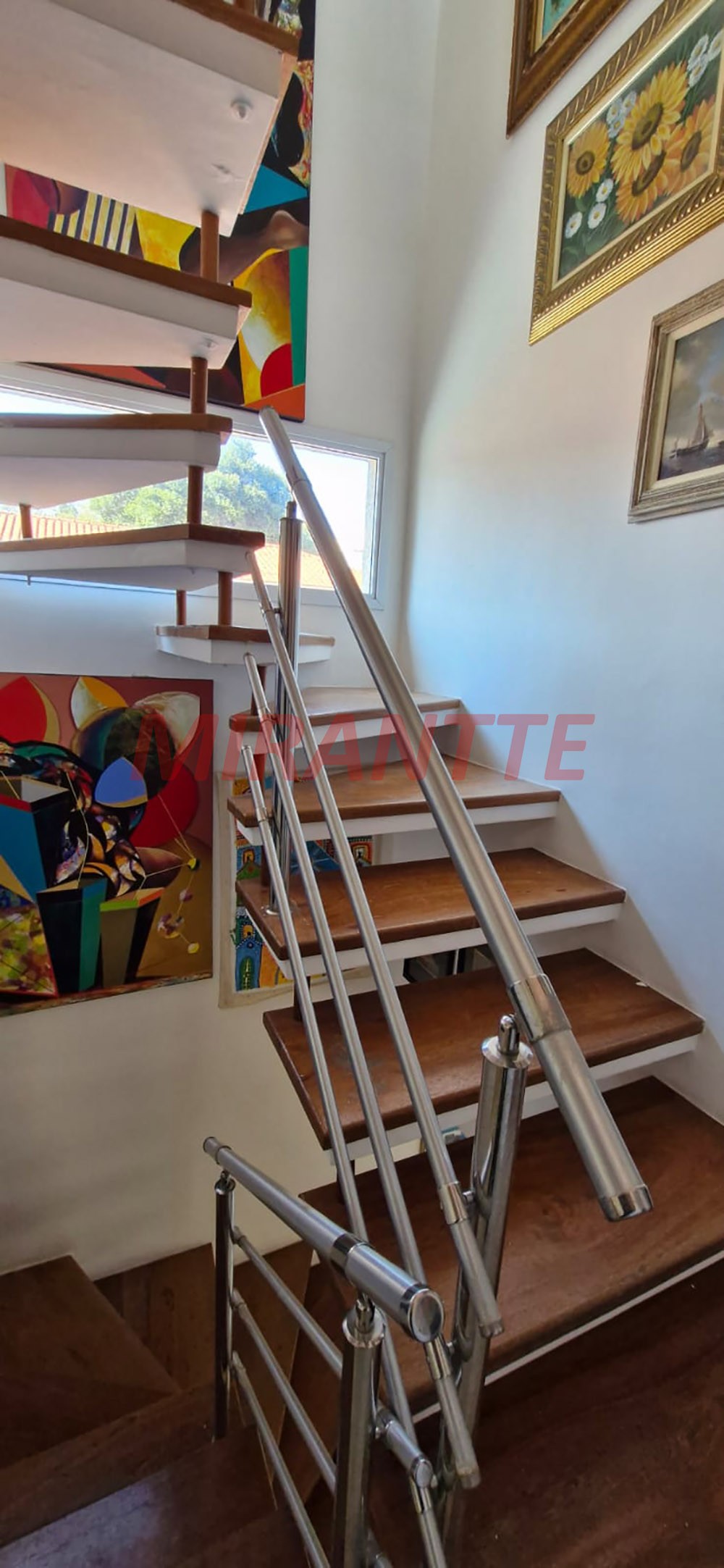 Cond. fechado de 325m² com 3 quartos em Santa Terezinha
