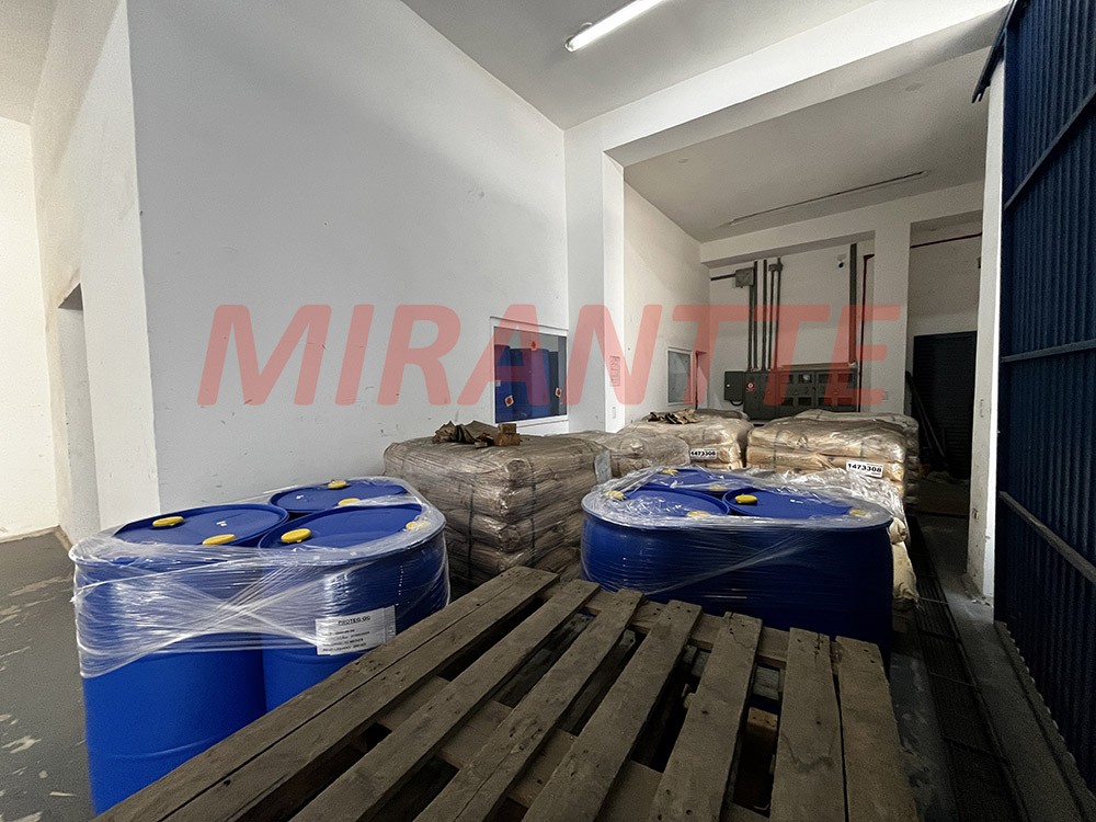 Galpao de 923m² em Limão