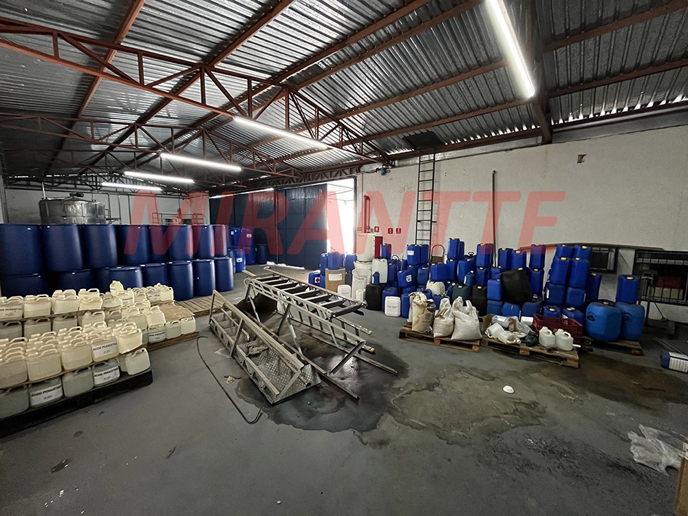 Galpao de 923m² em Limão