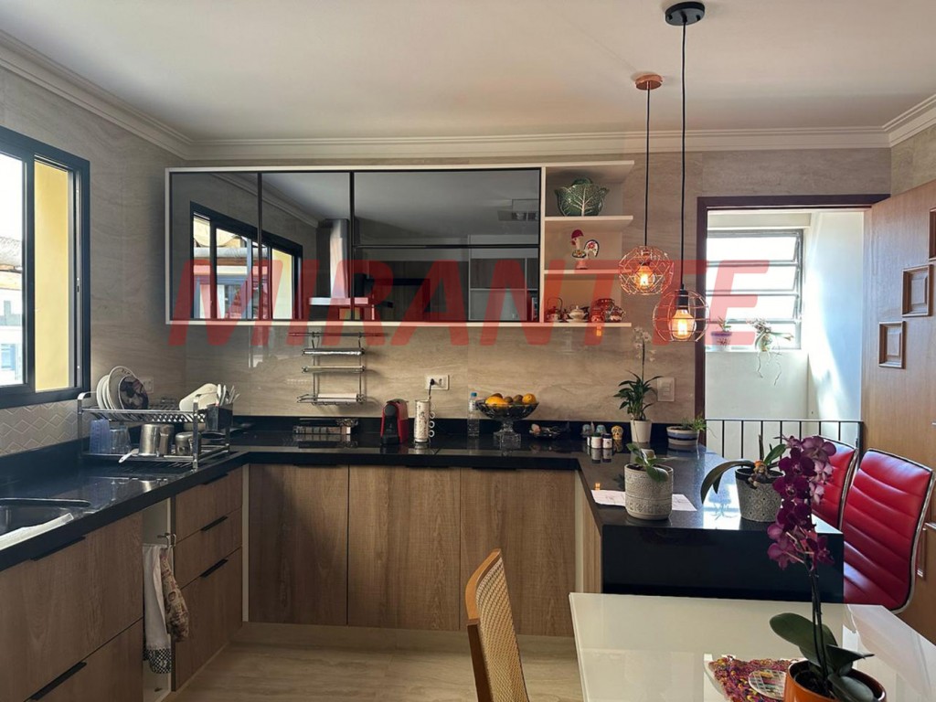 Sobrado de 203m² com 3 quartos em Santana