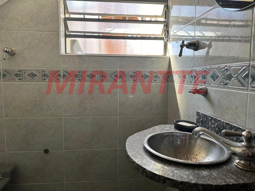 Sobrado de 203m² com 3 quartos em Santana