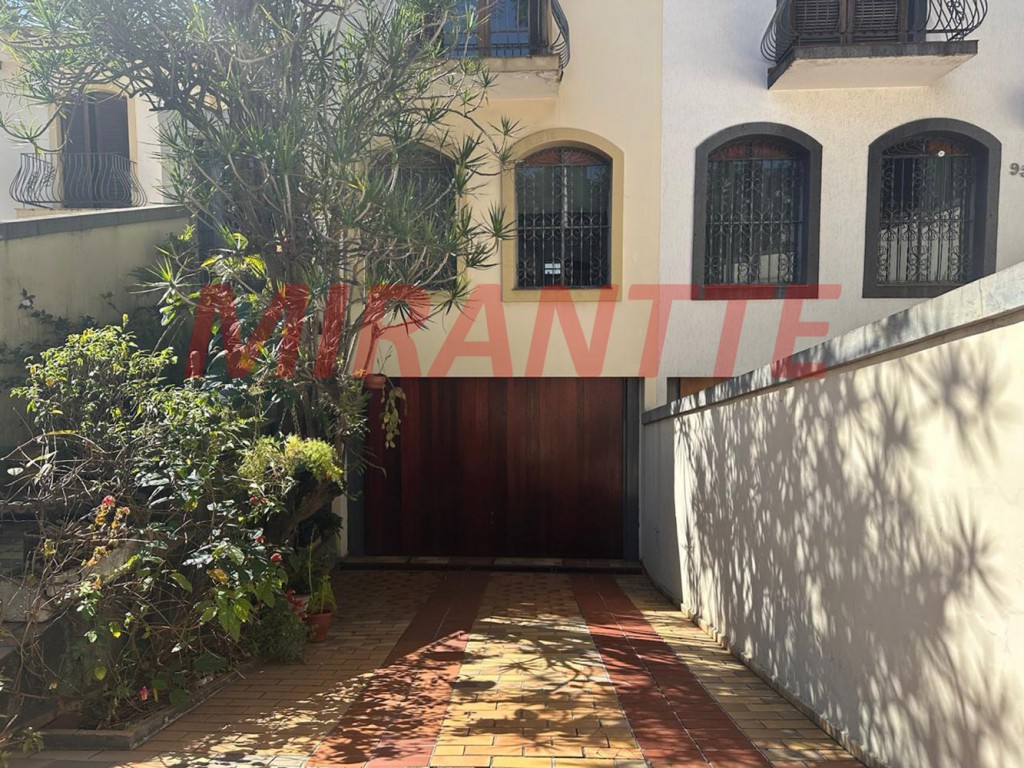 Sobrado de 203m² com 3 quartos em Santana