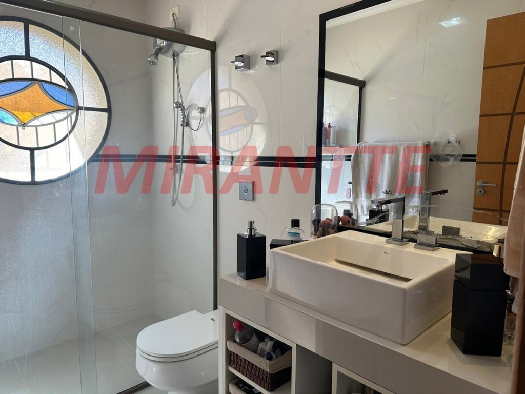 Sobrado de 203m² com 3 quartos em Santana