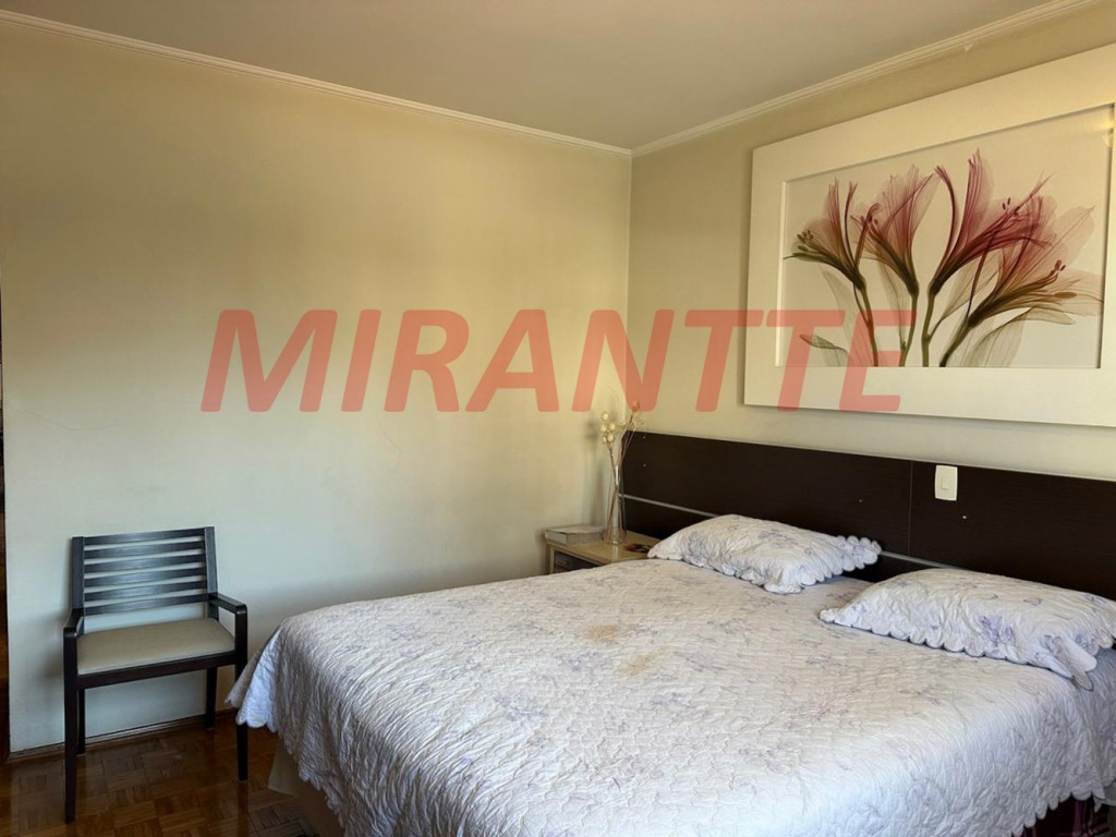 Sobrado de 203m² com 3 quartos em Santana