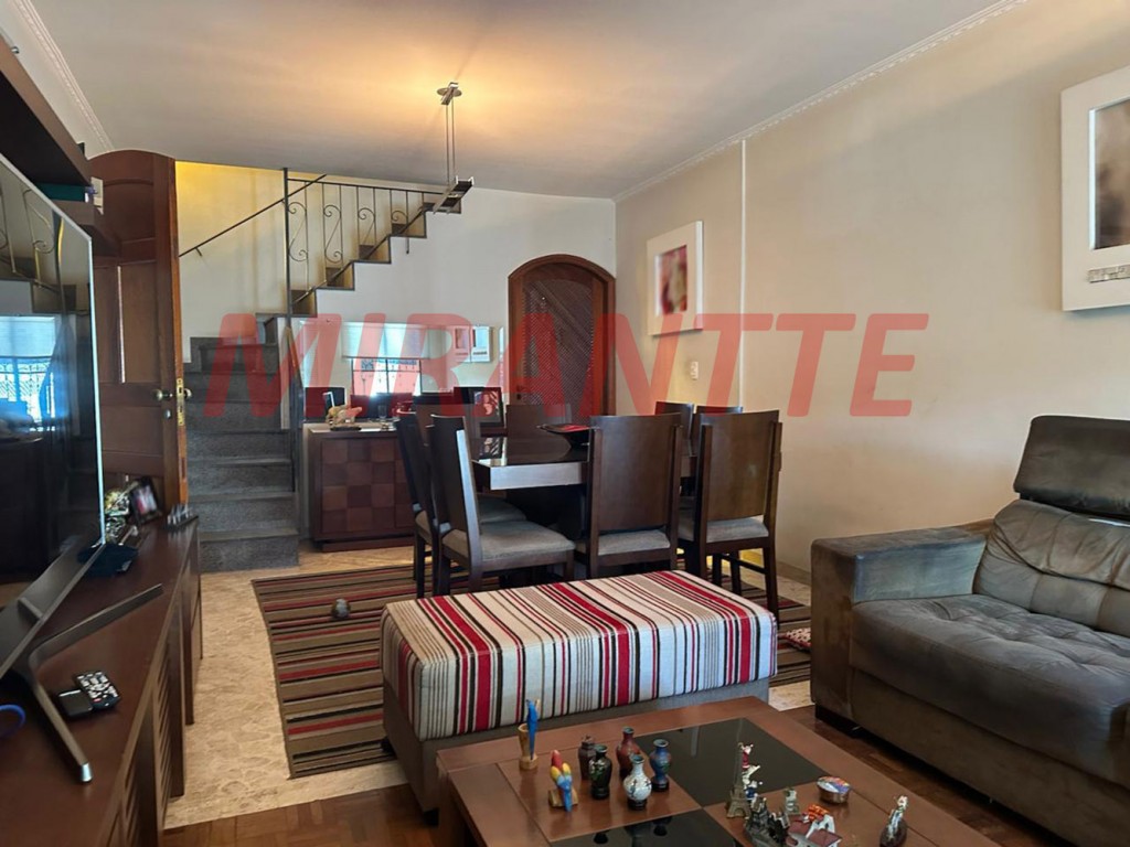 Sobrado de 203m² com 3 quartos em Santana