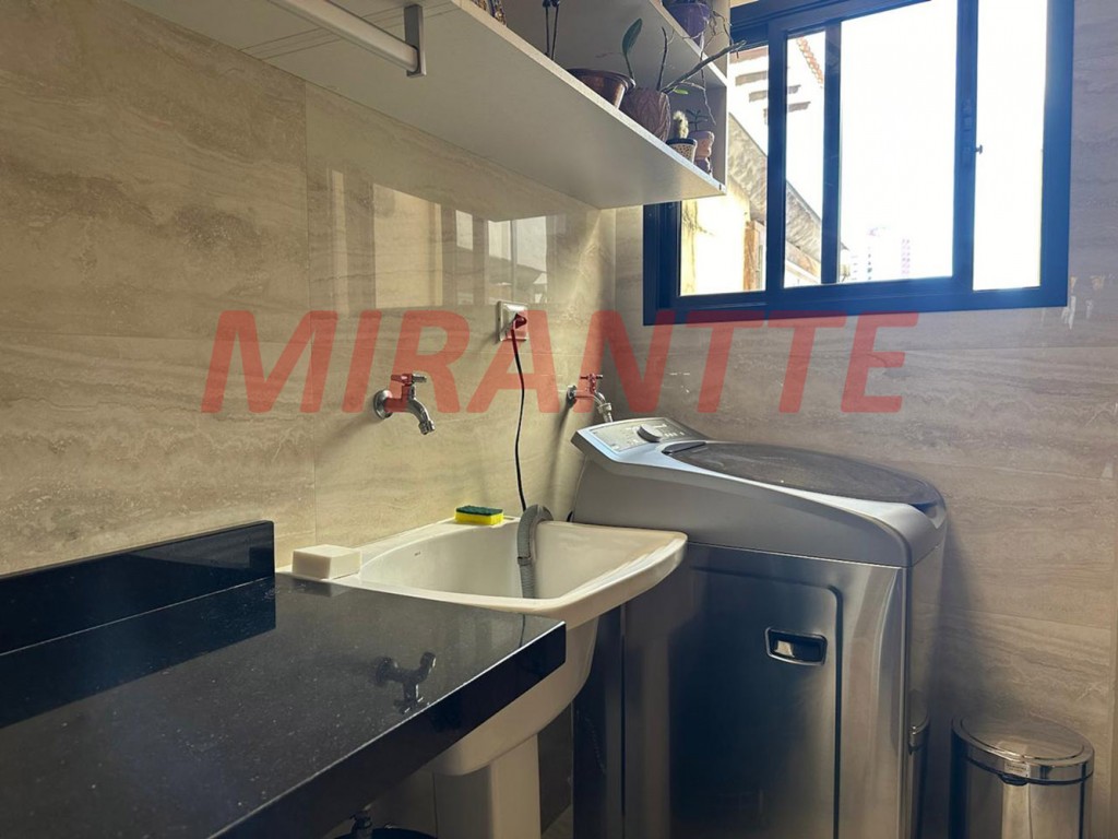 Sobrado de 203m² com 3 quartos em Santana