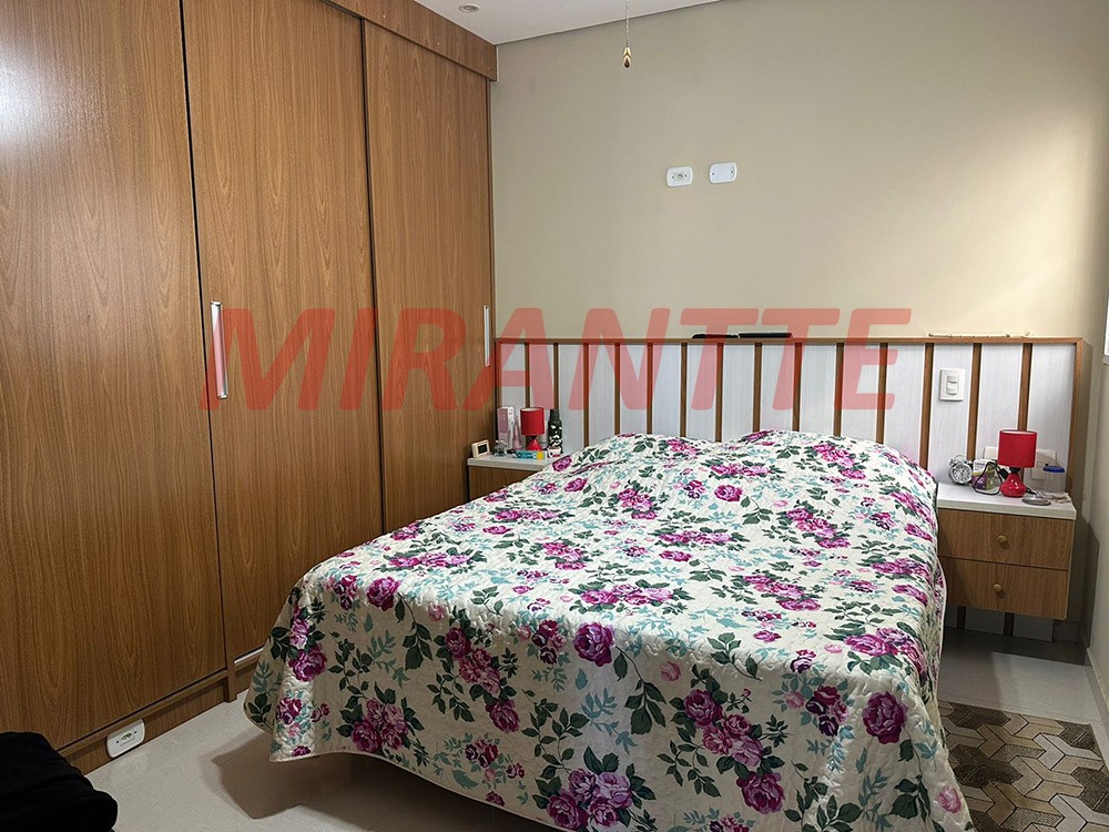Cond. fechado de 80m² com 3 quartos em Vila Nova Mazzei