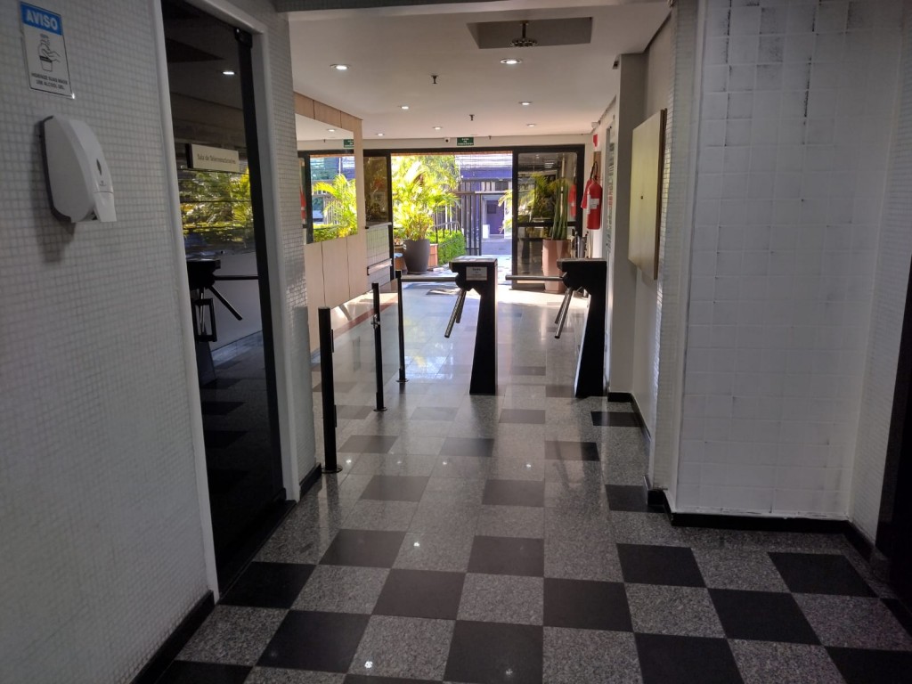 Conjunto comercial em Santana