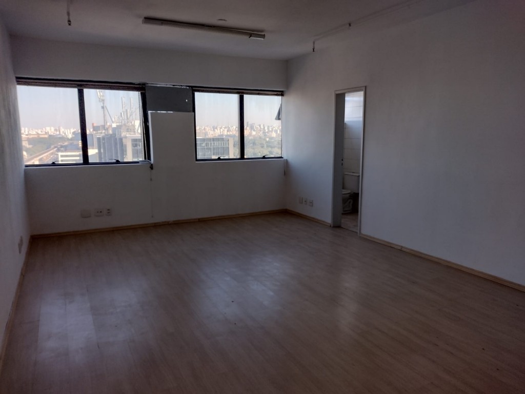 Conjunto comercial em Santana