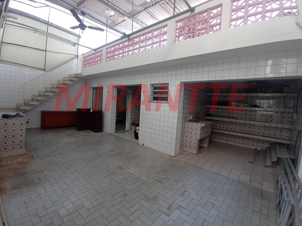 Sobrado de 190m² com 3 quartos em Santana
