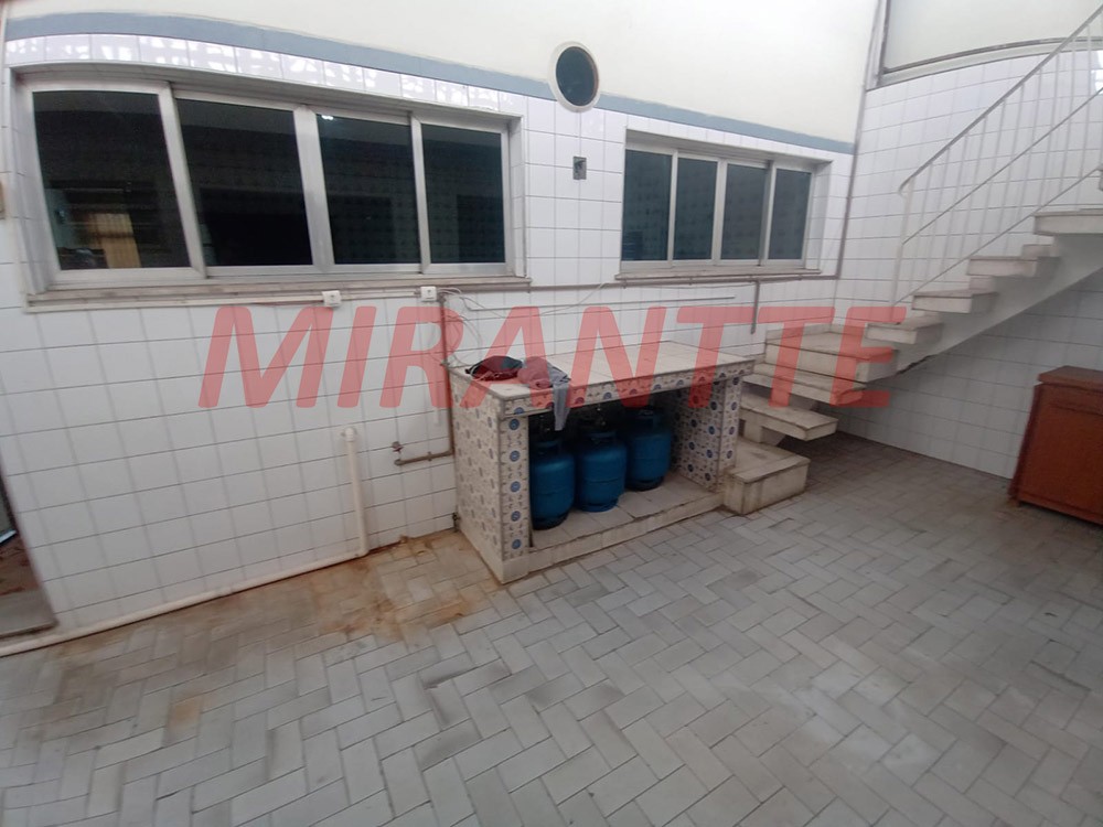 Sobrado de 190m² com 3 quartos em Santana
