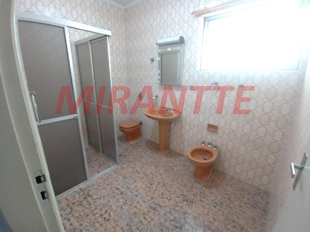 Sobrado de 190m² com 3 quartos em Santana