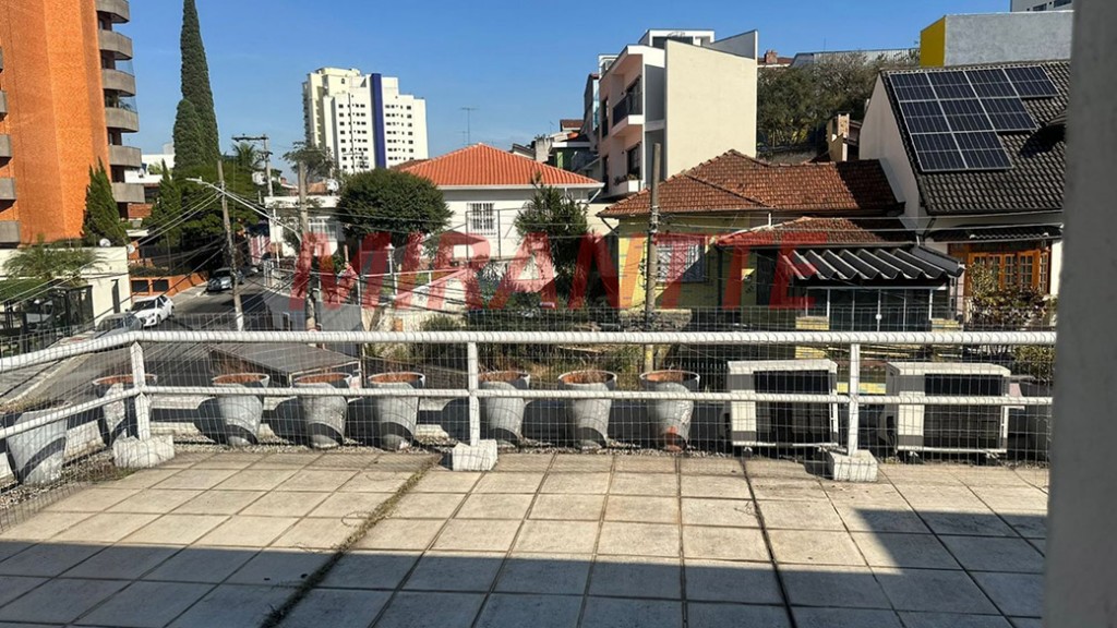 Sobrado de 210m² com 3 quartos em Santana
