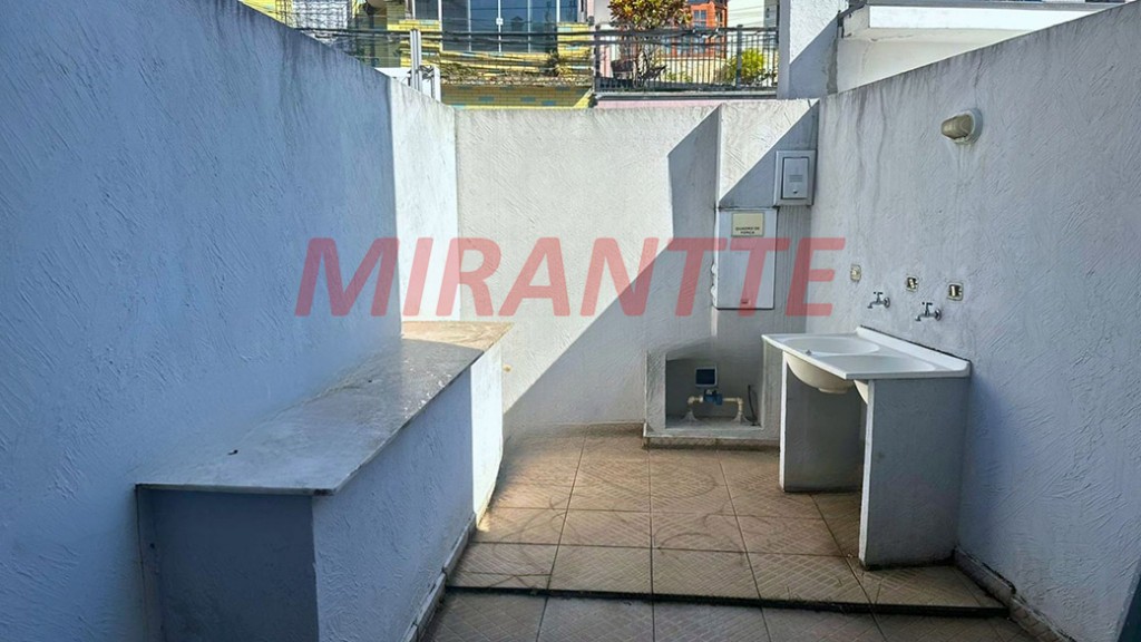Sobrado de 210m² com 3 quartos em Santana