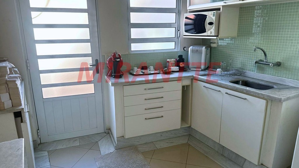 Sobrado de 210m² com 3 quartos em Santana