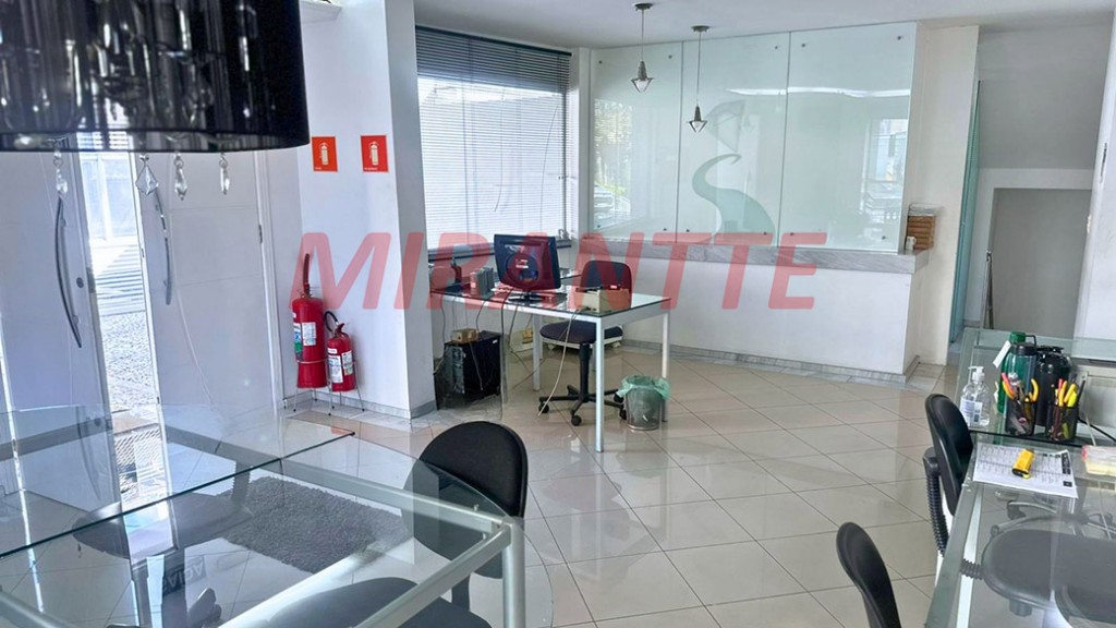 Sobrado de 210m² com 3 quartos em Santana