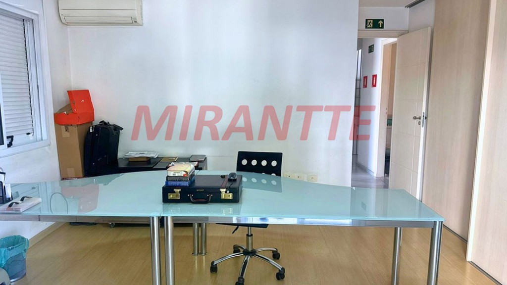 Sobrado de 210m² com 3 quartos em Santana