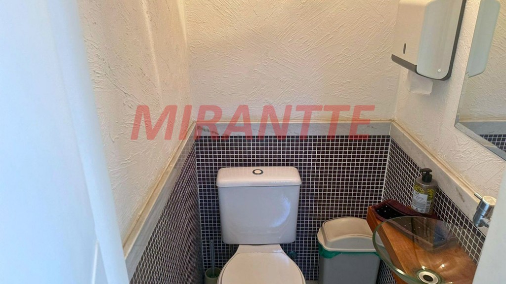 Sobrado de 210m² com 3 quartos em Santana