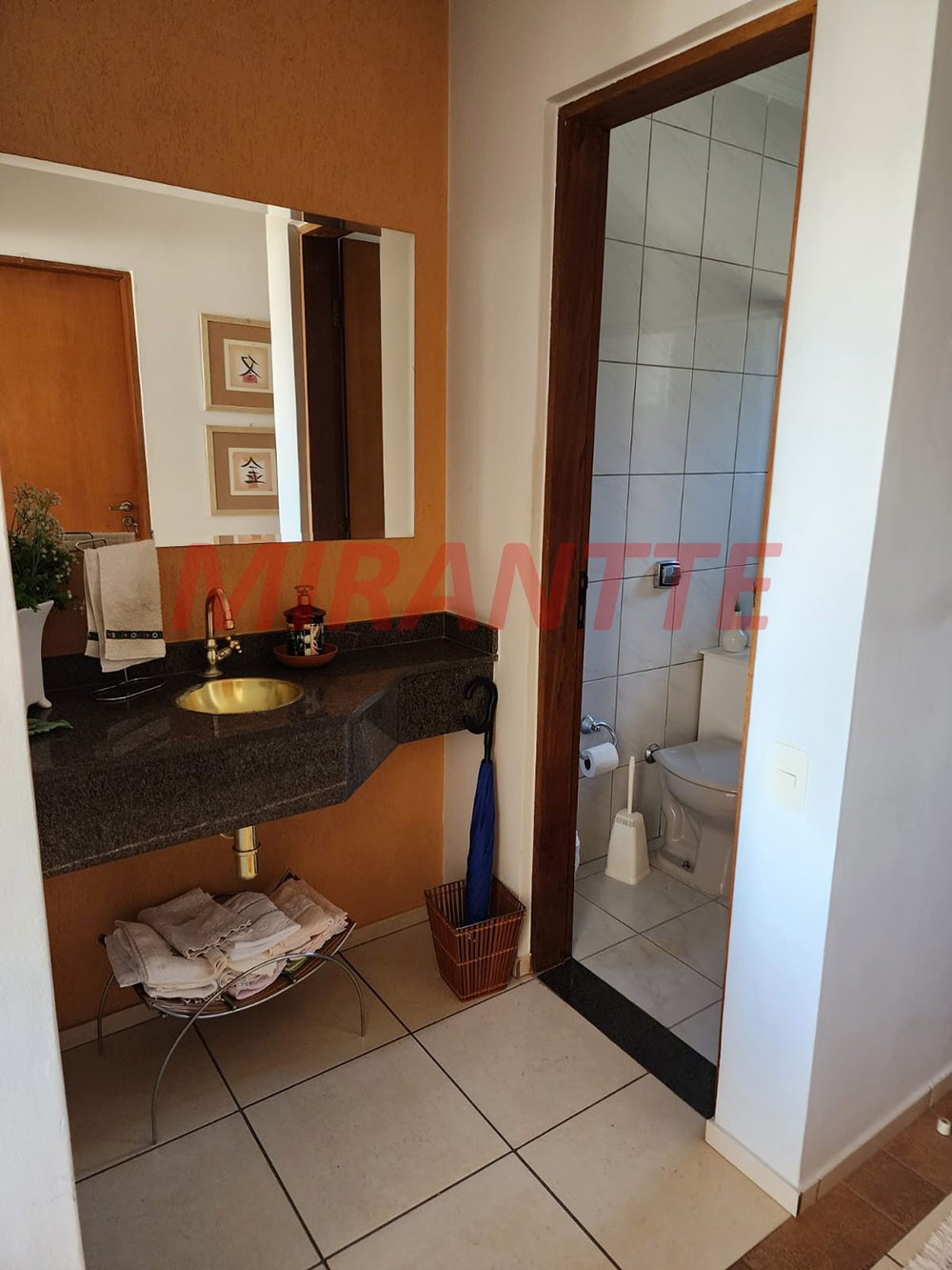 Sobrado de 350m² com 3 quartos em Jardim Do Golfe I