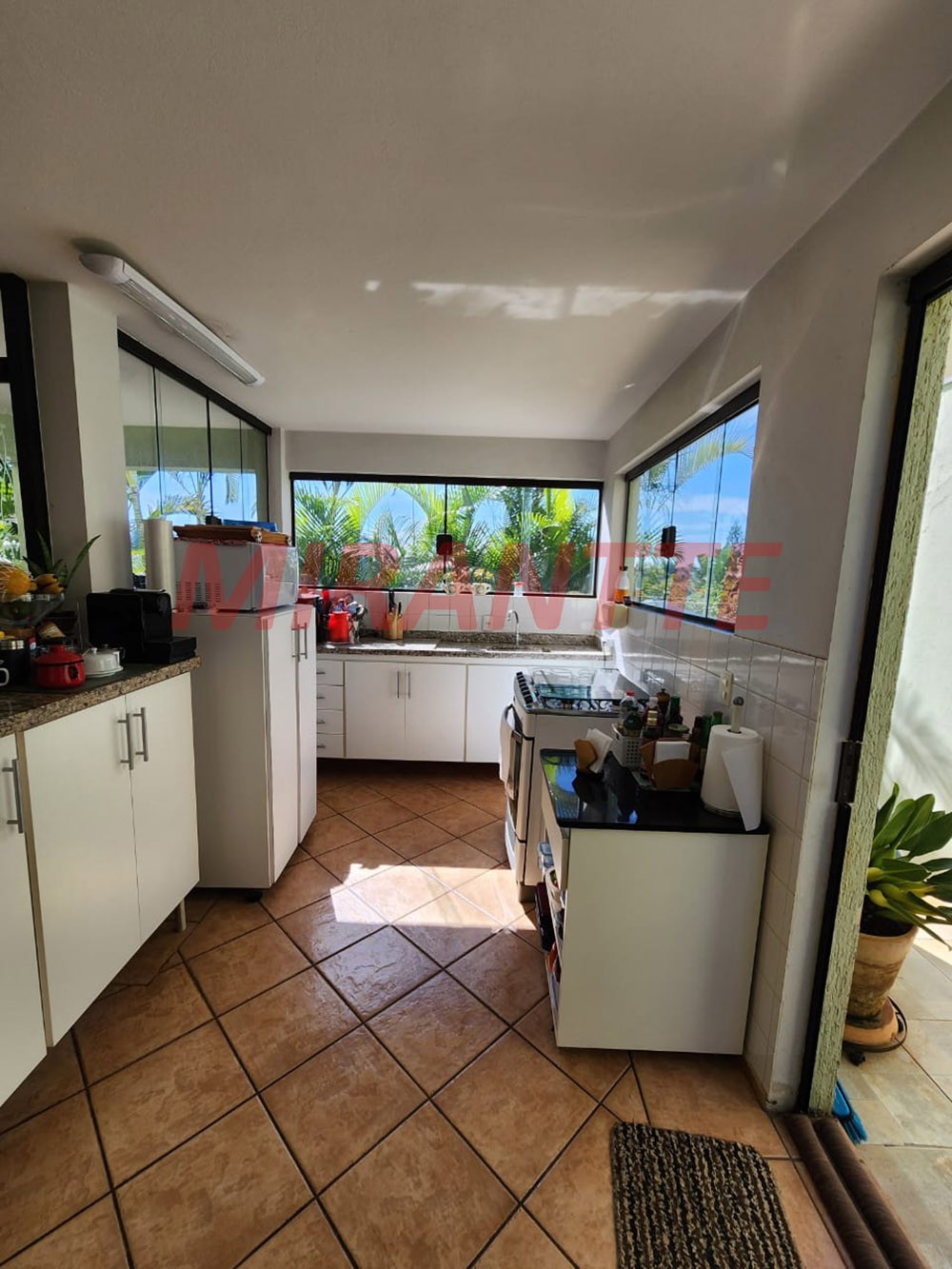Sobrado de 350m² com 3 quartos em Jardim Do Golfe I