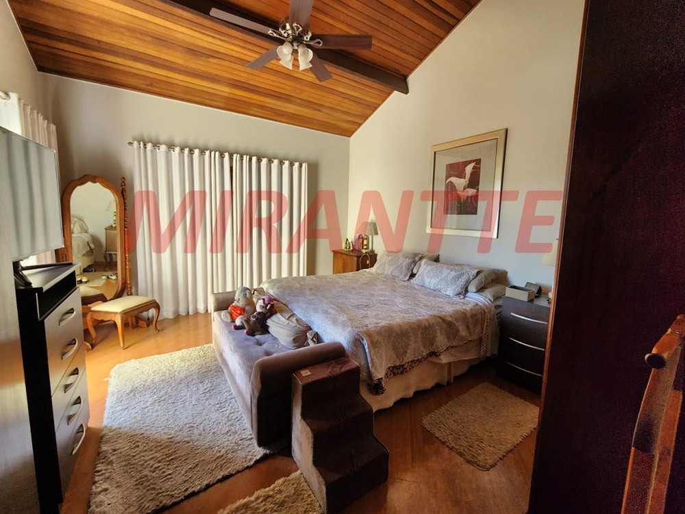 Sobrado de 350m² com 3 quartos em Jardim Do Golfe I