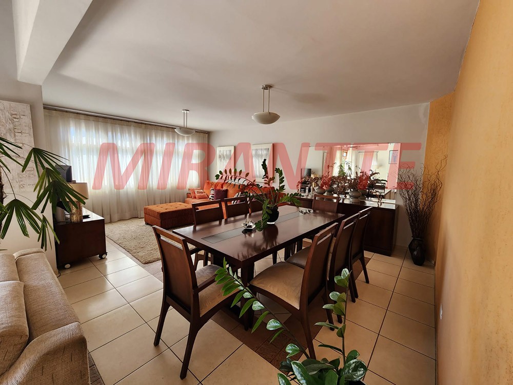 Sobrado de 350m² com 3 quartos em Jardim Do Golfe I