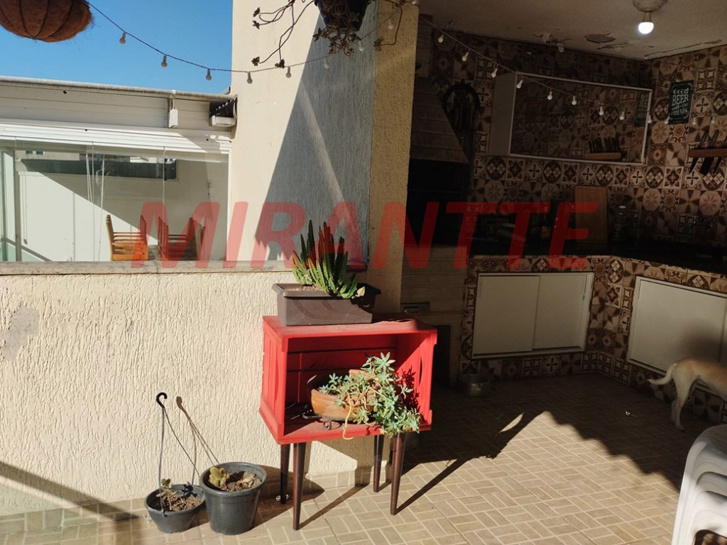Cond. fechado de 570m² com 2 quartos em Penha