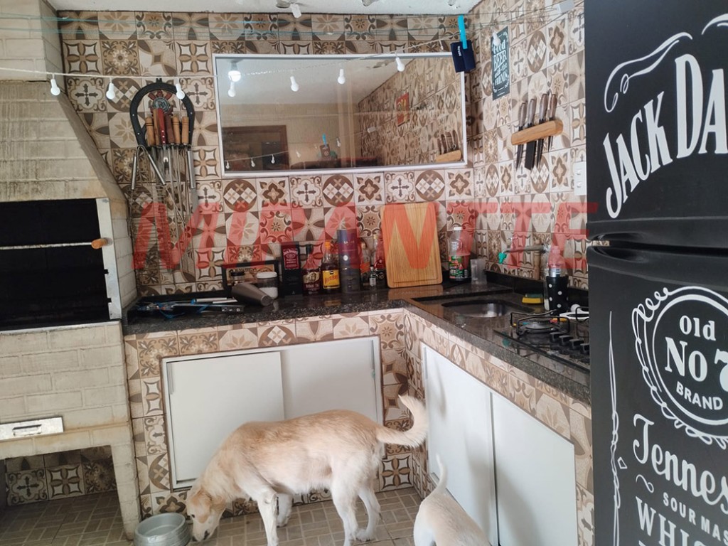 Cond. fechado de 570m² com 2 quartos em Penha
