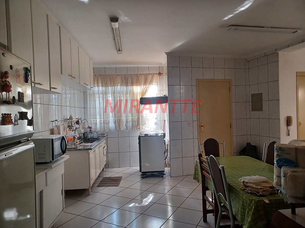 Sobrado de 180m² com 2 quartos em Vila Gustavo