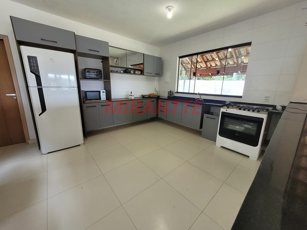 Casa terrea de 335m² com 3 quartos em Serra Da Cantareira