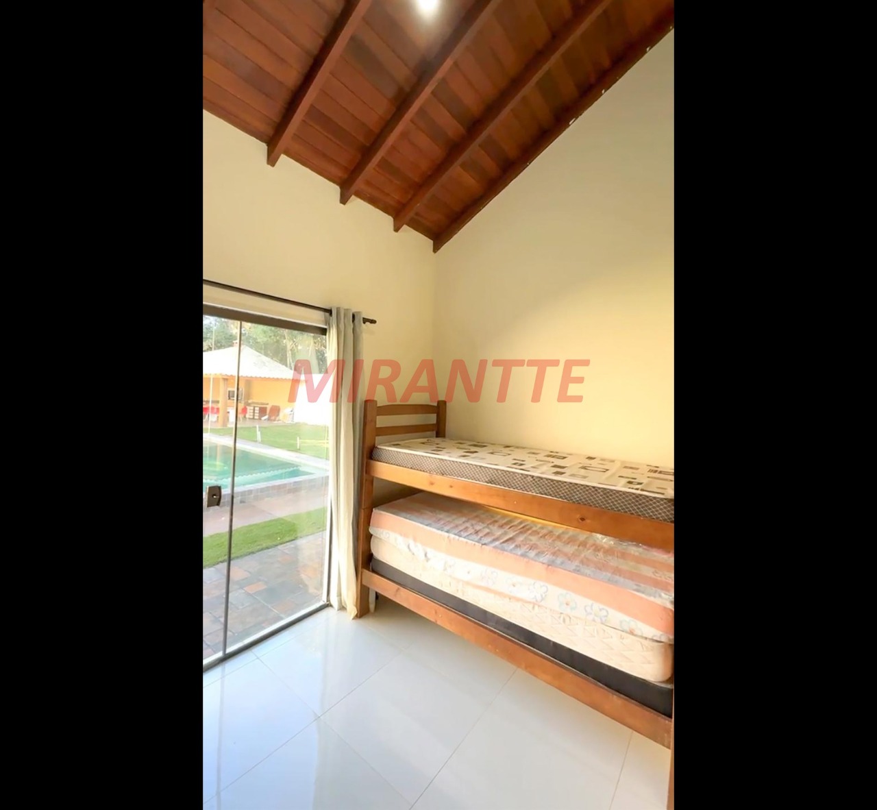 Casa terrea de 335m² com 3 quartos em Serra Da Cantareira
