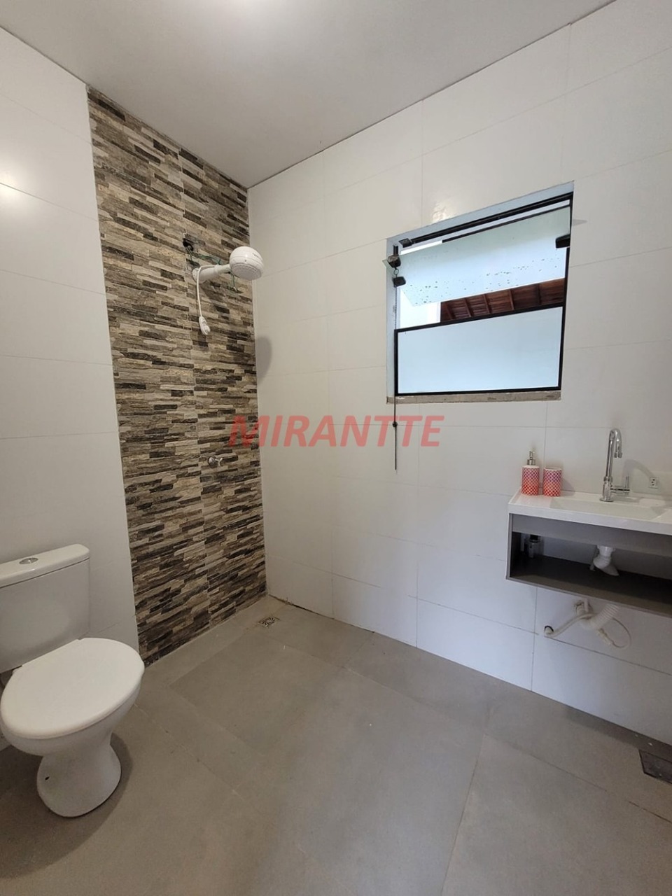 Casa terrea de 335m² com 3 quartos em Serra Da Cantareira
