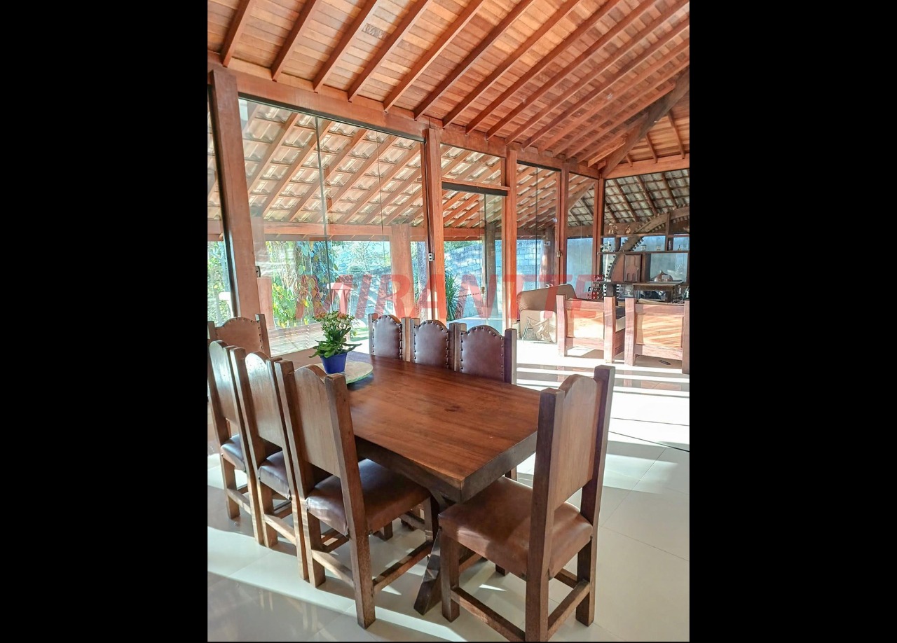Casa terrea de 335m² com 3 quartos em Serra Da Cantareira