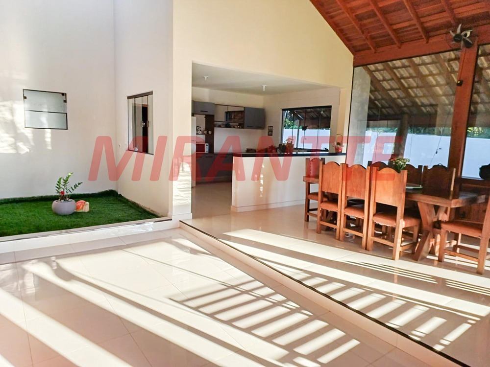 Casa terrea de 335m² com 3 quartos em Serra Da Cantareira
