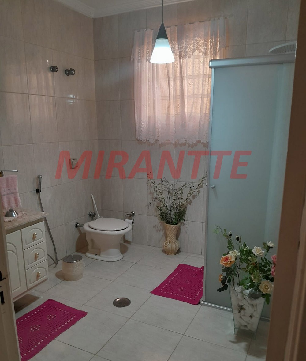 Casa terrea de 232m² com 3 quartos em Vila Nivi