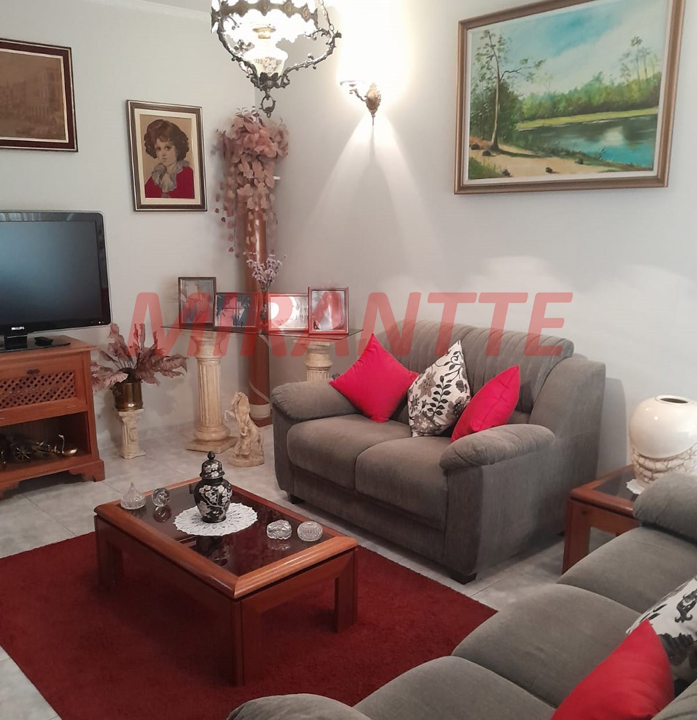 Casa terrea de 232m² com 3 quartos em Vila Nivi