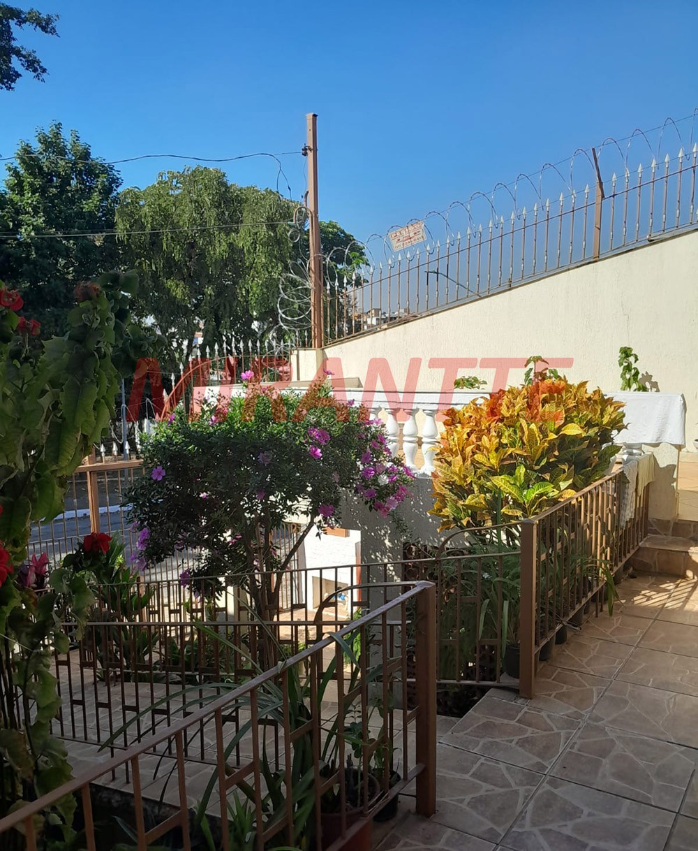 Casa terrea de 232m² com 3 quartos em Vila Nivi