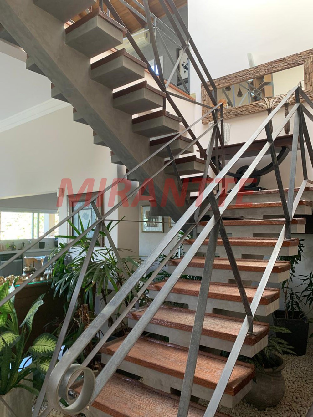 Cond. fechado de 480m² com 5 quartos em Fazenda Cachoeira