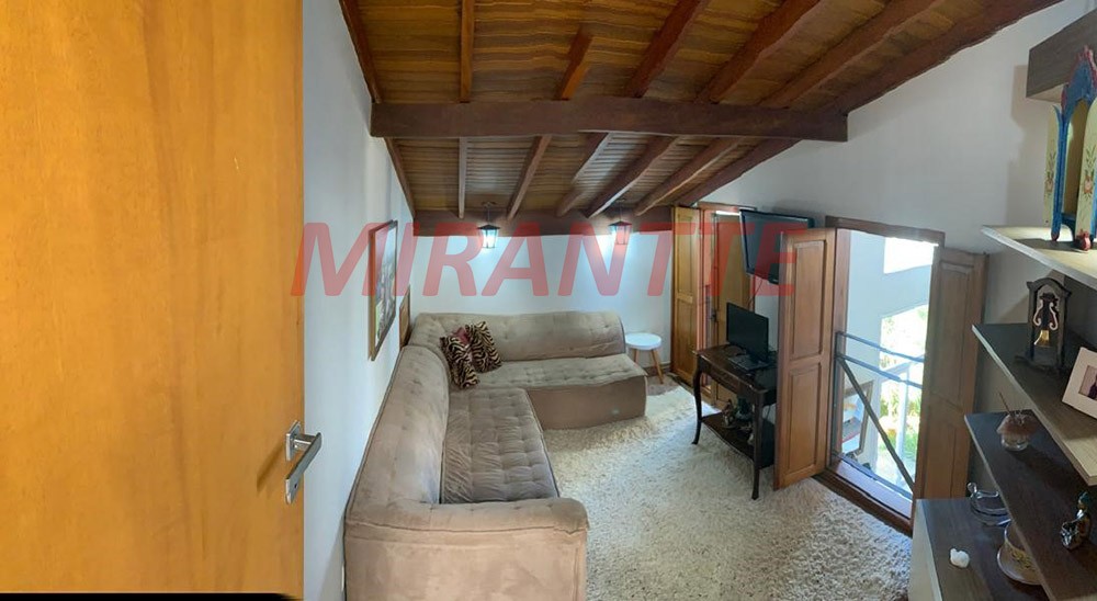 Cond. fechado de 480m² com 5 quartos em Fazenda Cachoeira