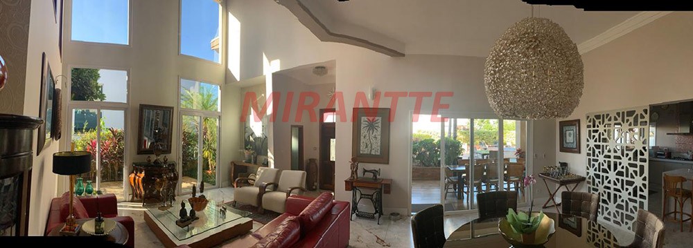 Cond. fechado de 480m² com 5 quartos em Fazenda Cachoeira